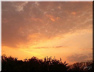 Wolken gl&uuml;hen wie Kohlen