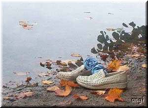 ohne Schuhe in den Herbst